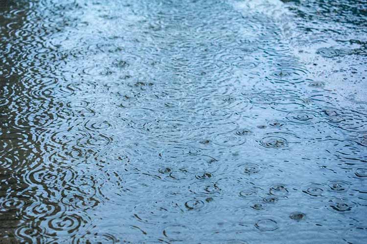 雨季來襲，如何對破碎篩分設備進行保養？